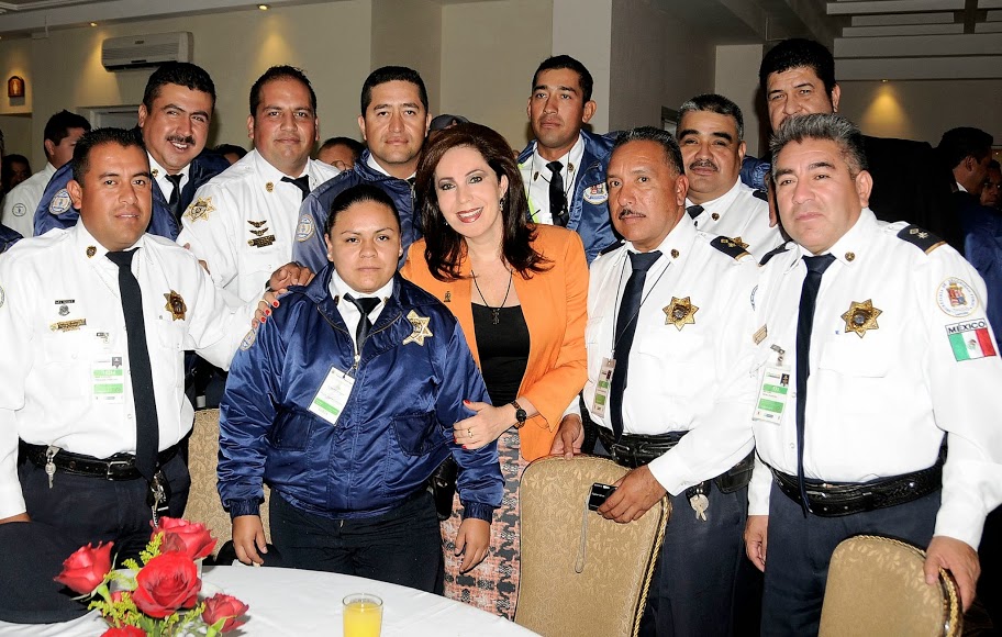 Los tránsitos volverán a usar el color café en sus uniformes. 