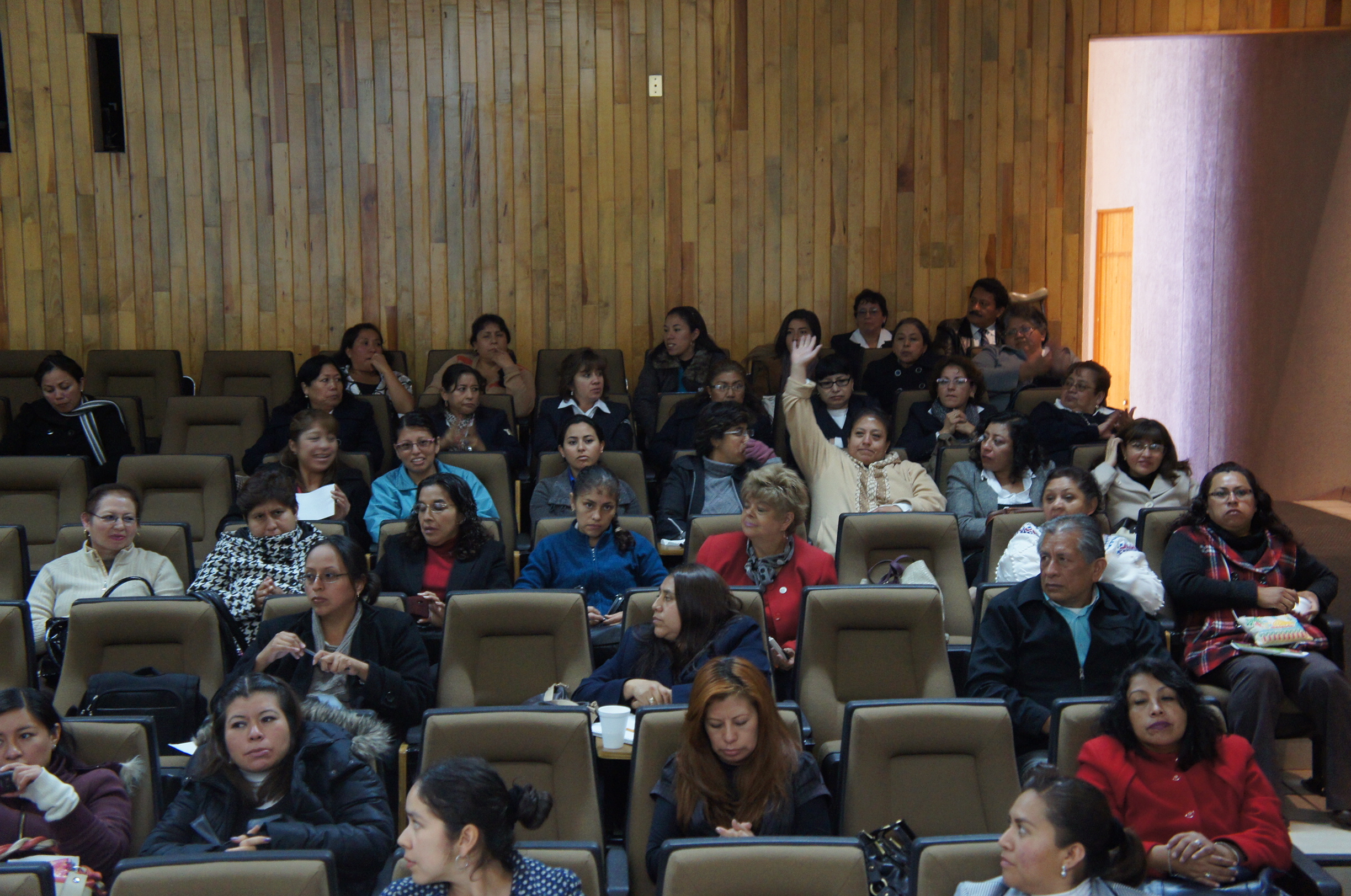 Orientadores y trabajadores sociales tuviero un encuentro en el Centro Nacional de Actualización Docente de Tláhuac, para intercambiar experiencias so