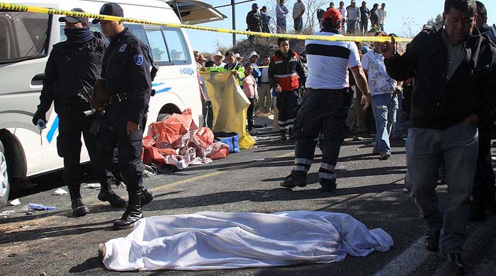 Accidentes viales cobran la vida de cientos de jóvenes cada año.