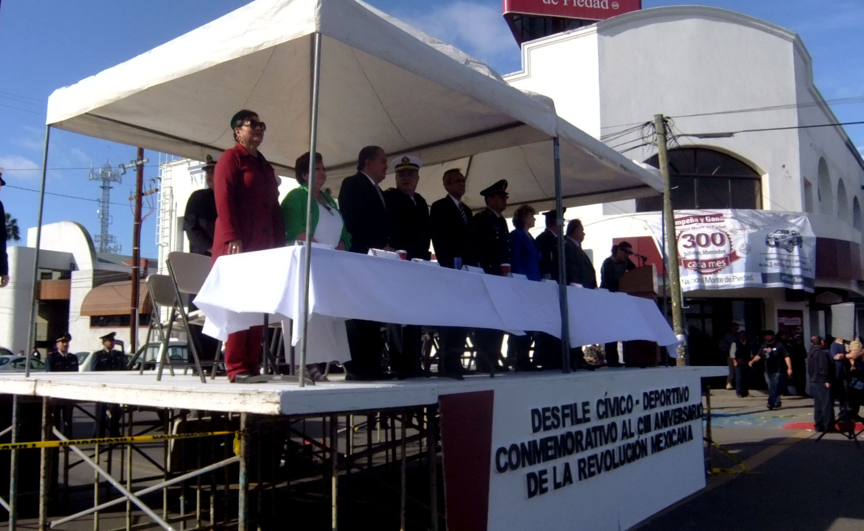 Alcalde y funcionarios de Ensenada ausentes en desfile cívico 