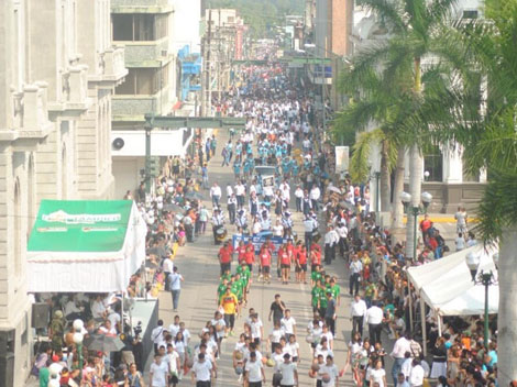 Desfile conmemorativo del 20 de noviembre