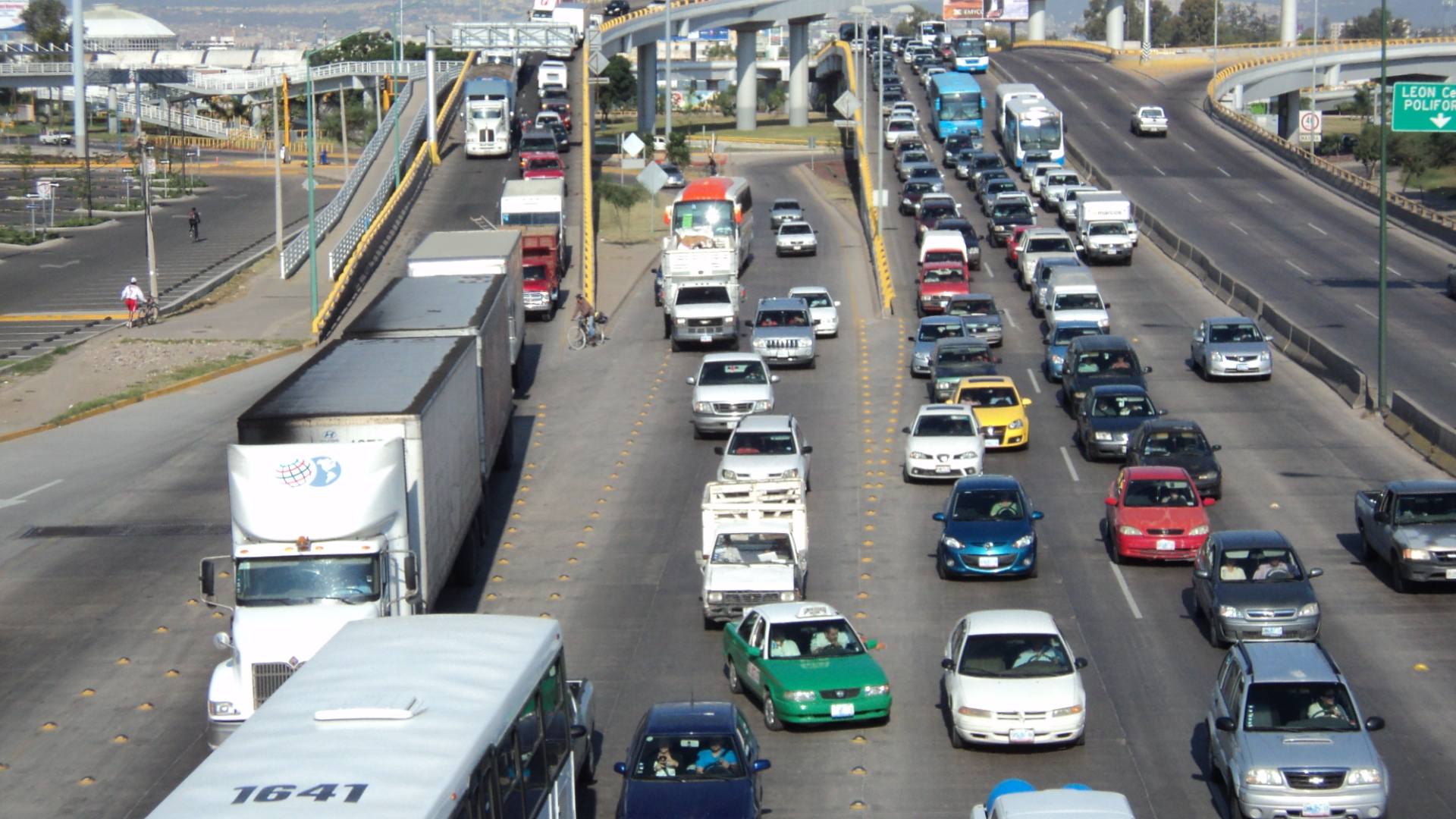 El tráfico desquició a los automovilistas. 