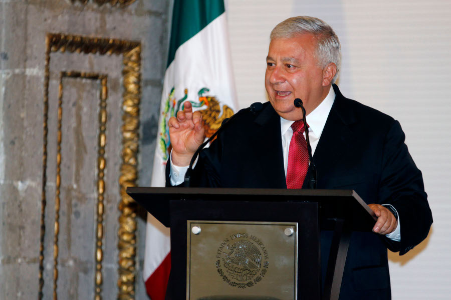 Emilio Chuayffet asistió a la entrega de premios en Investigación y Trayectoria 2013, en el Salón Hispanoamericano de la Secretaría de Educación Públi