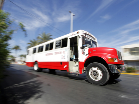 Existe un rezago significativo en el sistema de transporte público.