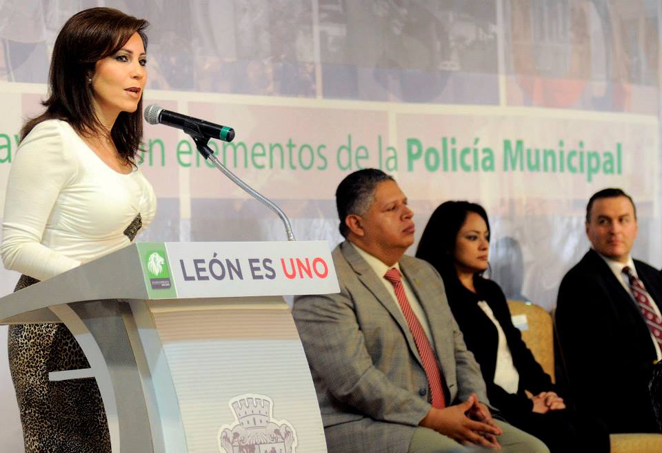 La alcaldesa mencionó que fue víctima de extorsiones.