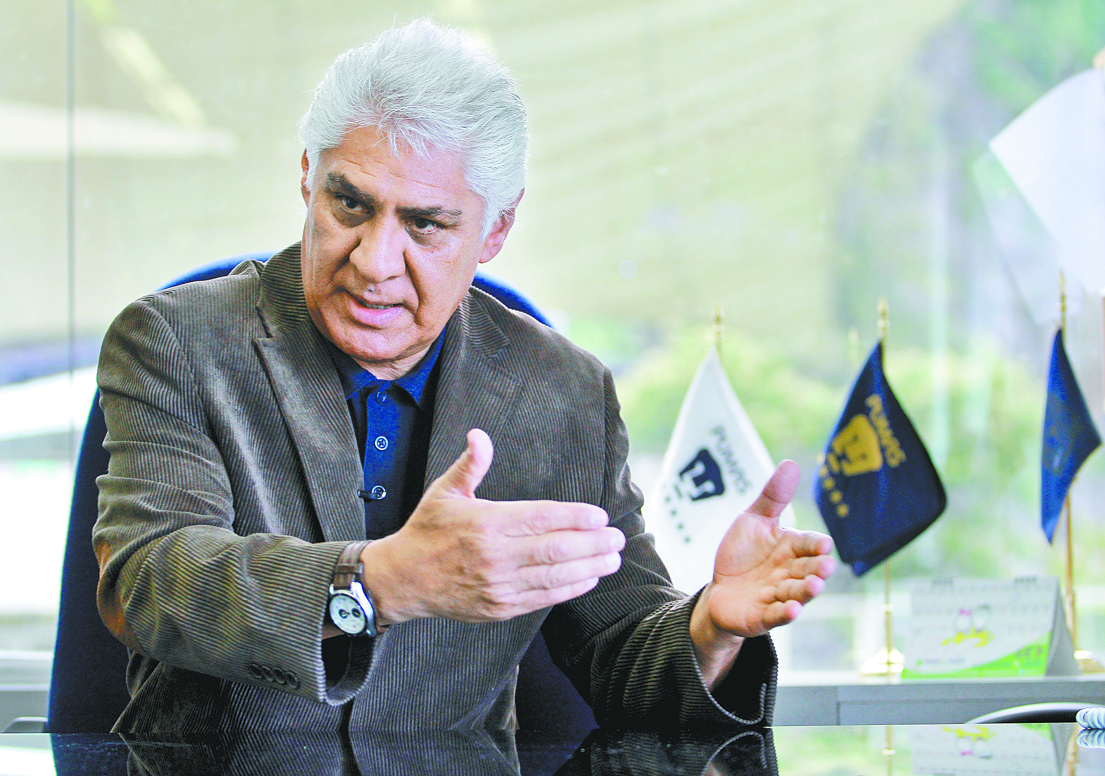 Mario Trejo en su oficina en La Cantera
