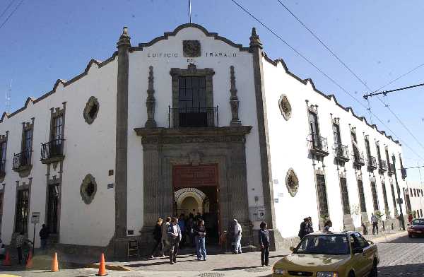 Un total de 60 funcionarios de la Junta Local de Conciliación y Arbitraje han sido despedidos.