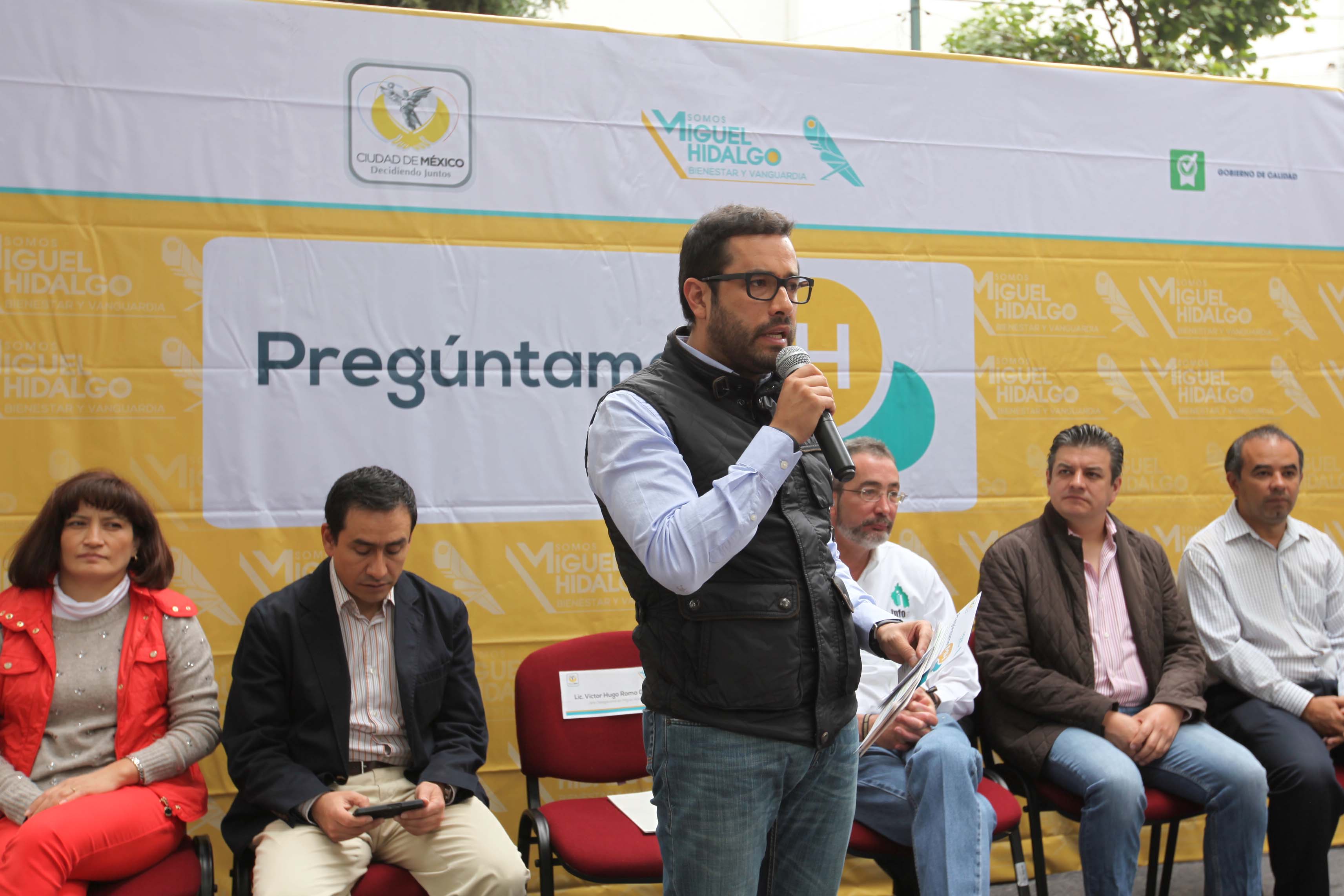El jefe delegacional, Víctor Hugo Romo, presentó la página.