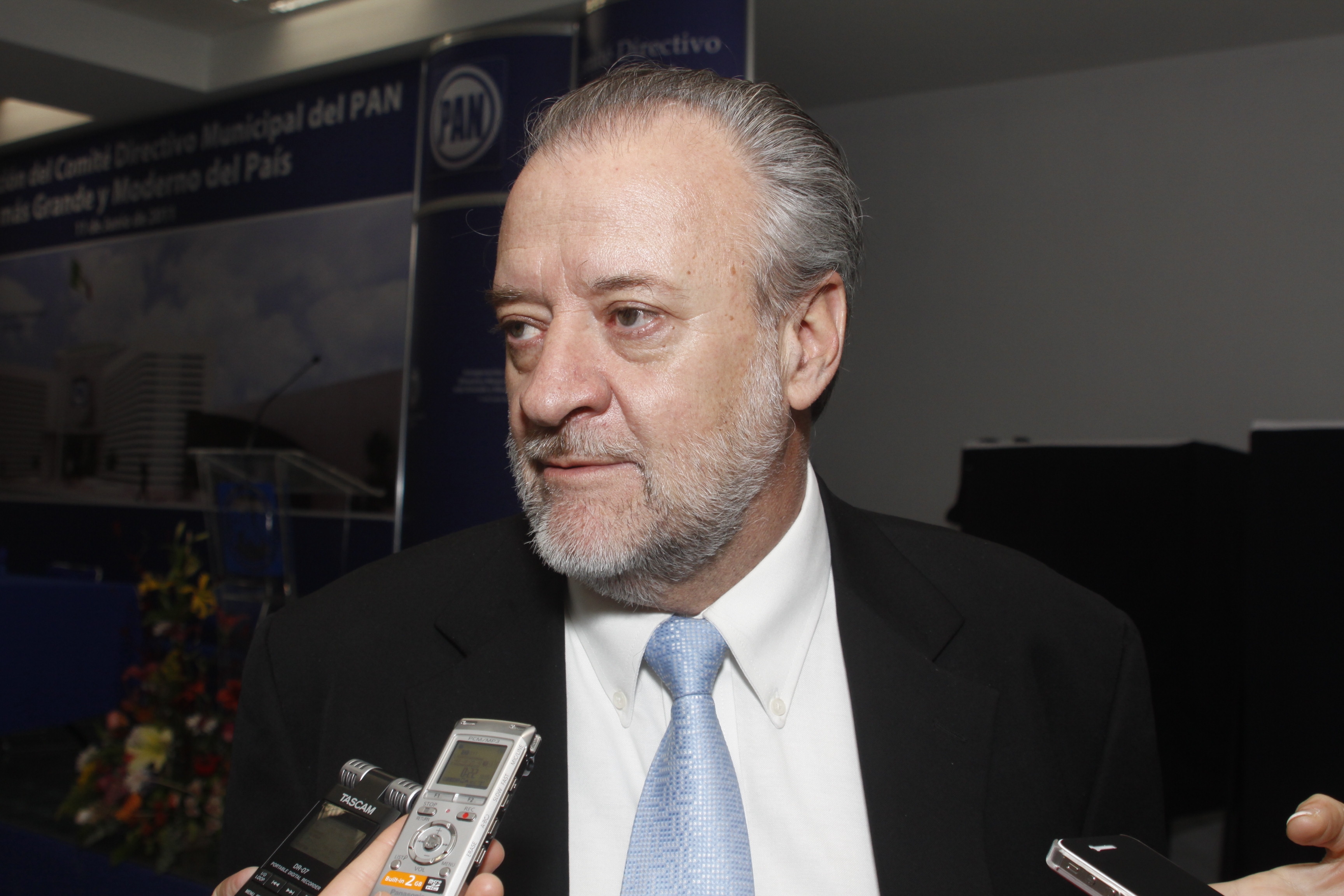 Alfredo Ling pidió que se le descuenten días a la Alcaldesa. 