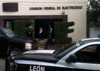 El asalto ocurrió en la sucursal de CFE de Avenida Universidad. 