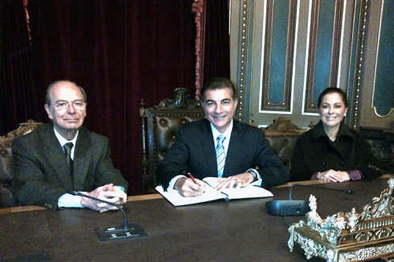 Ibon Areso Mendiguren, Antonio Gali Fayad y Dinorah López de Gali.