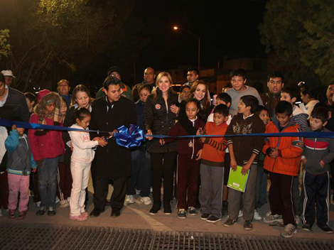 La alcaldesa de Monterrey,Margarita Arellanes, inauguró la obra en Barrio Aztlán.