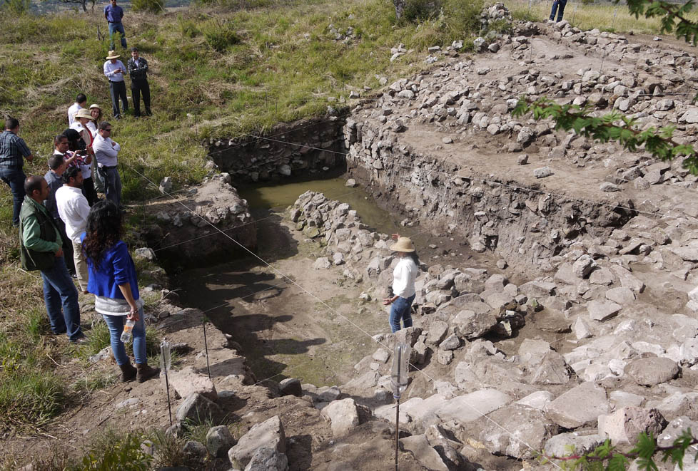 Autoridades municipales de Jalostotitlán y personal del INAH hicieron un recorrido por la zona arqueológica de Teocaltitán
