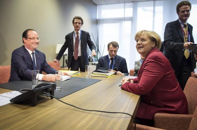 La canciller alemana Angela Merkel, en la imagen con el presidente francés, Francois Hollande, una de las personalidades espiadas por EU