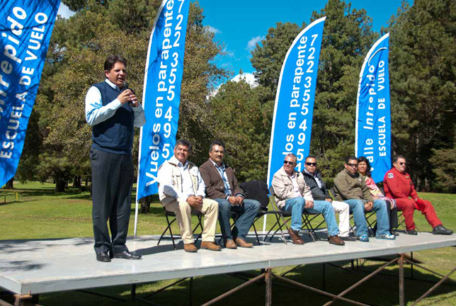 En conferencia de prensa, en el Club de Golf Rancho Viejo de Temascaltepec.