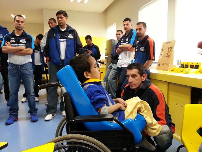 El equipo de Huracanes de Tampico efectuó una visita al centro Teletón.