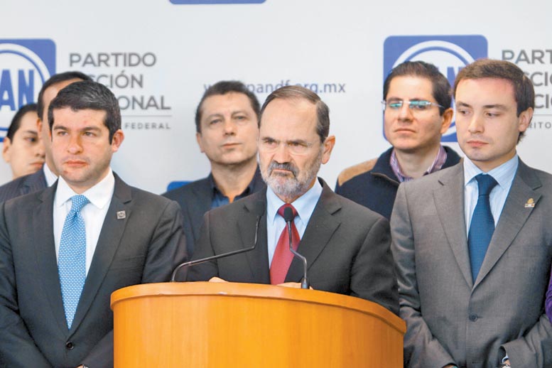 Gustavo Madero ofreció una conferencia de prensa en la sede de Acción Nacional del DF.