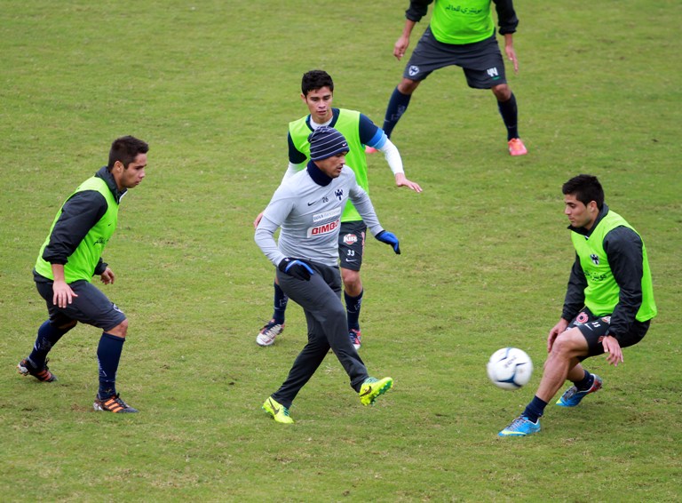 Monterrey entrena en el frío