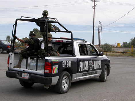 Reconocen no son suficientes 300 policías militares.