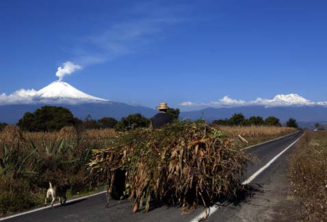 El riesgo es latente por la actividad del volcán.