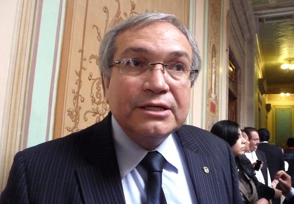 José Manuel Cabrera Sixto, rector de la Universidad de Guanajuato.