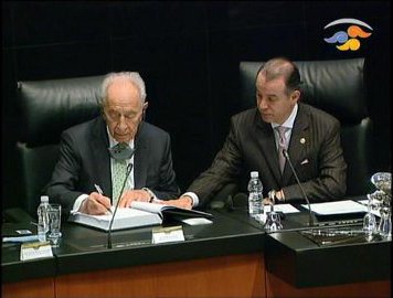 Peres pide a Irán abandonar programa nuclear