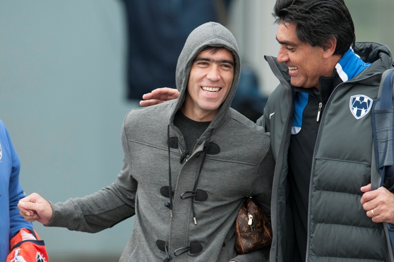 César Delgado junto al entrenador de porteros Alberto Aguilar