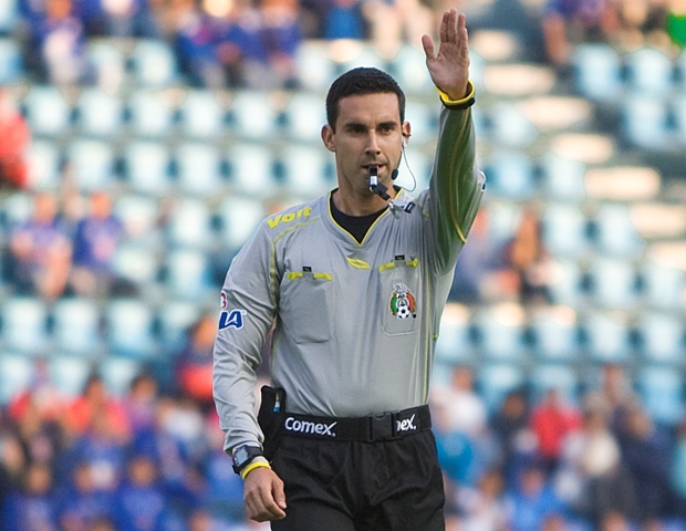 César Arturo Ramos tuvo un buen arbitraje en el Cruz Azul vs Toluca