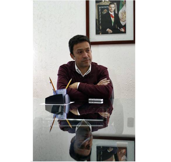  Luis Gil Borja, director general de la Delegación estatal del CONAFE. 