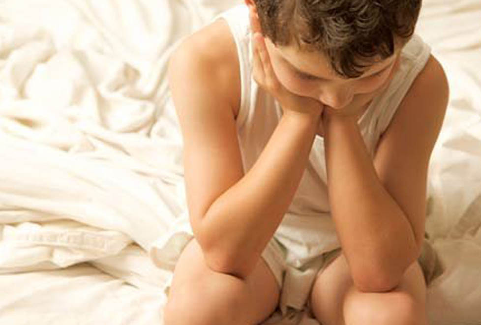 Se puede presentar por golpes emocionales, como la separación de los padres o hasta por abuso sexual