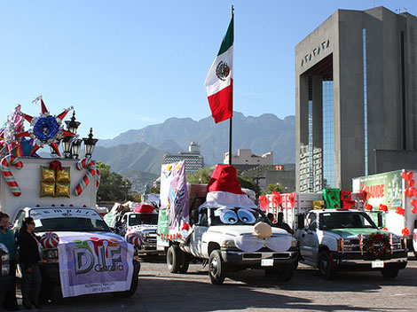 DIF NL entrega apoyo navideño