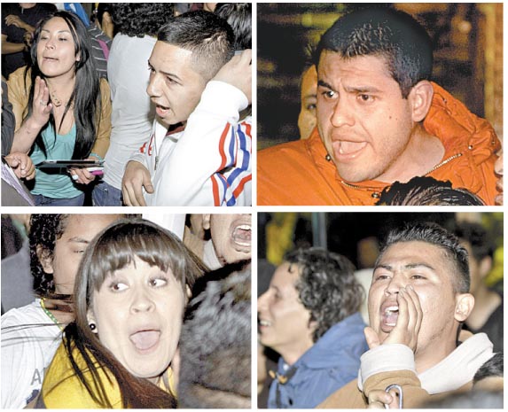 Algunos de los que irrumpieron en el acto.