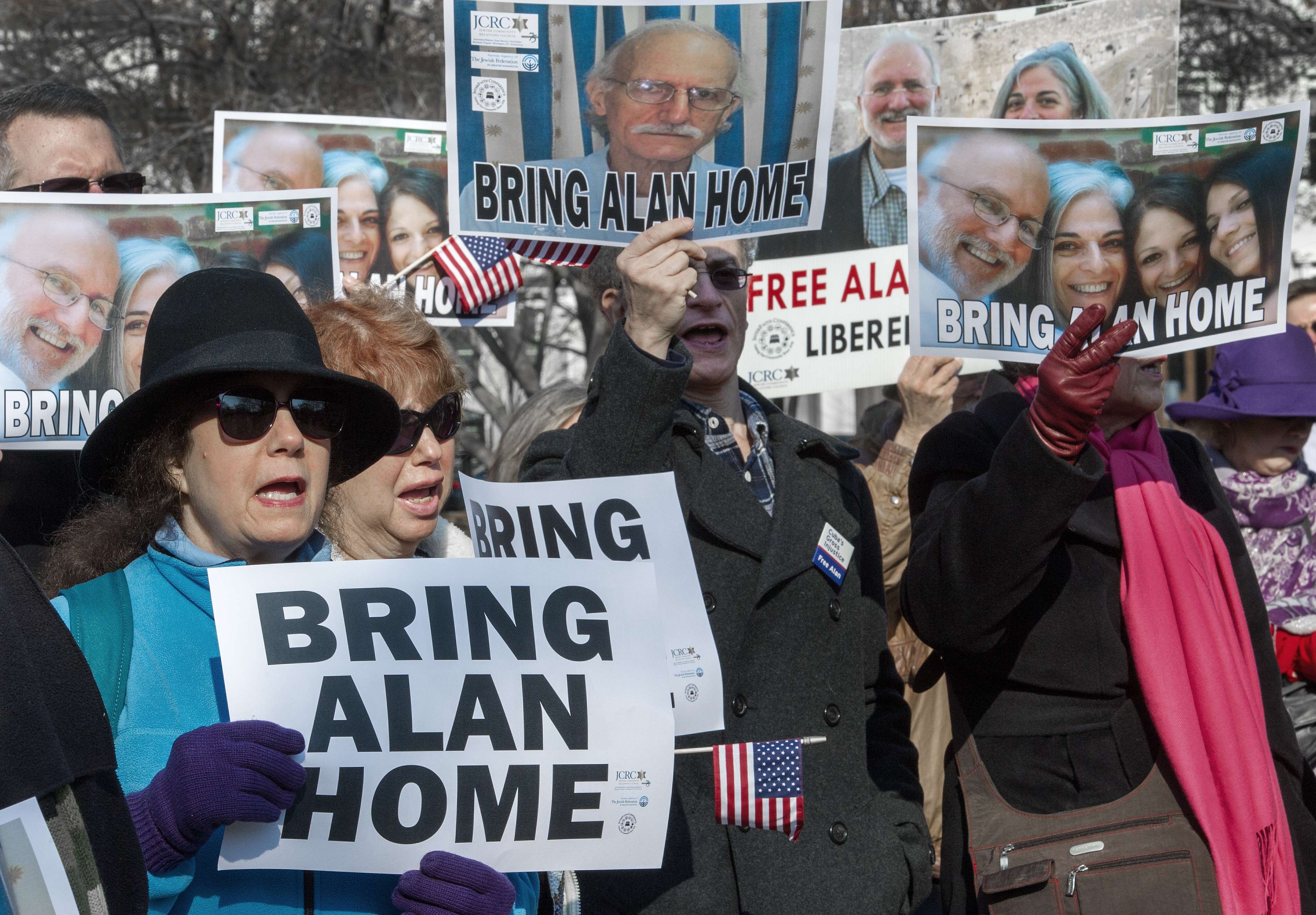 Manifestantes reclaman la libertad de Alan Gross en el parque Lafayette, frente a la Casa Blanca, en Washington