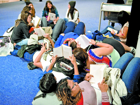 De acuerdo con especialistas, el mundo del libro debe surfir profundas transformaciones.