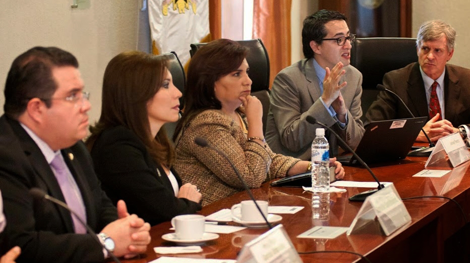 La Alcaldesa se reunió con los funcionarios del Banco Mundial.