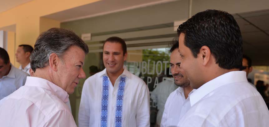 El gobernador Rafael Moreno Valle asistió a cumbre en Colombia.
