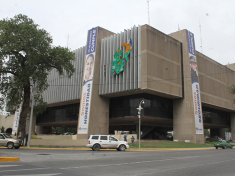 Uno de los sitios donde se pueden realizar los pagos es el Palacio Municipal de Monterrey.