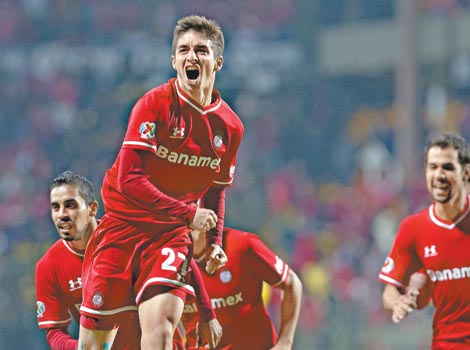 Isaac Brizuela celebra su gol, el primero de los Diablos.