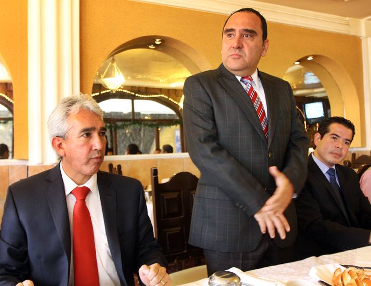 Omar Daladier Zerón Flores, diputado local. 
