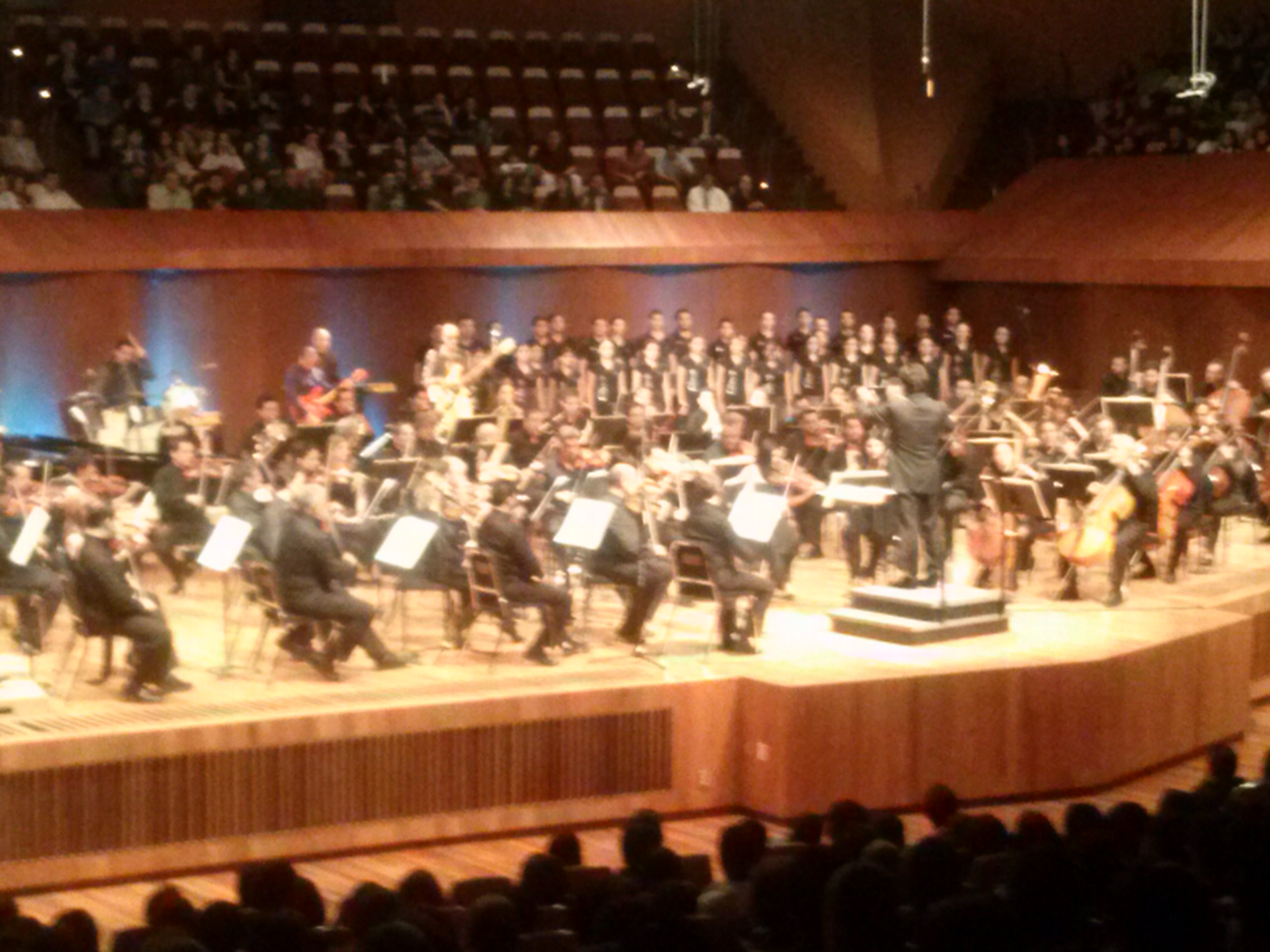 La Orquesta Filarmónica de la UNAM, el Coro Alpha Nova del Instituto Politécnico Nacional y el Quinteto Britania 