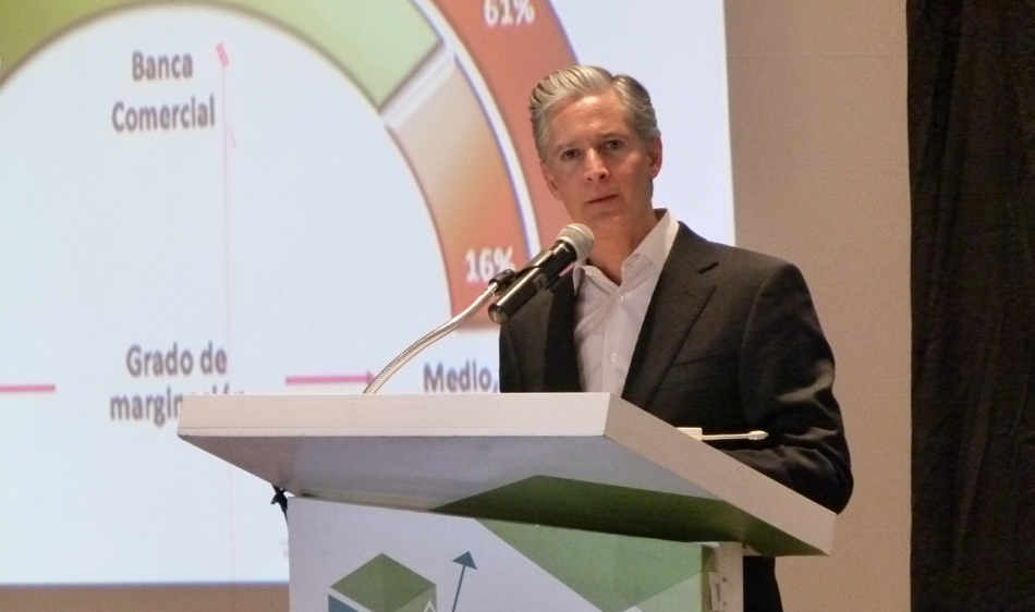 Alfredo del Mazo, director de Banobras, durante su exposición en el Foro sobre Financiamiento.