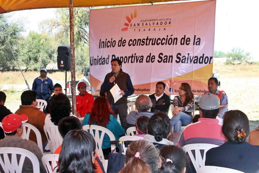 Banderazo de inicio para la construcción de Unidad Deportiva. 