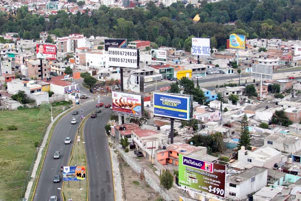 Bulevar del Niño Poblano, a la altura de Concepción Guadalupe de San Andrés Cholula.