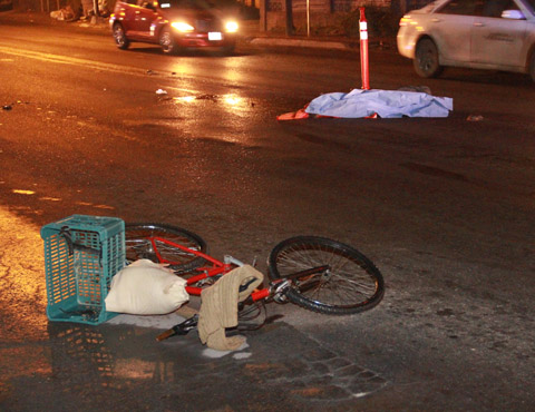 El hombre murió atropellado cuando se desplazaba a bordo de su bicicleta.