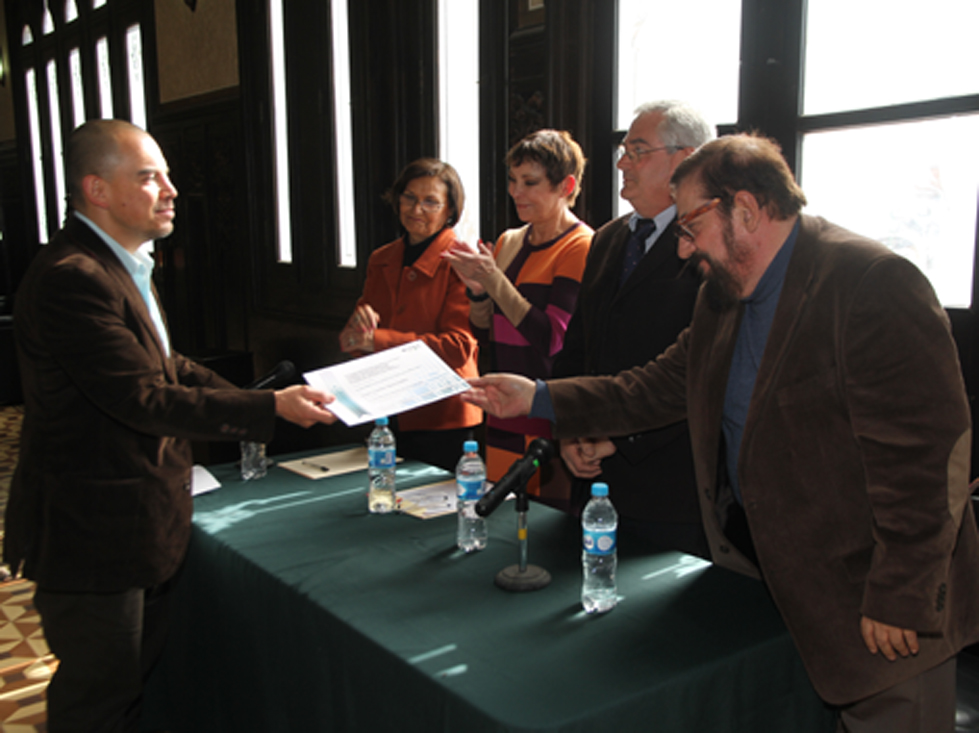 El Certamen Nacional de Teatro para Niños es organizado anualmente por el INBA, el Patronato del TIM y el Gobierno de Coahuila.