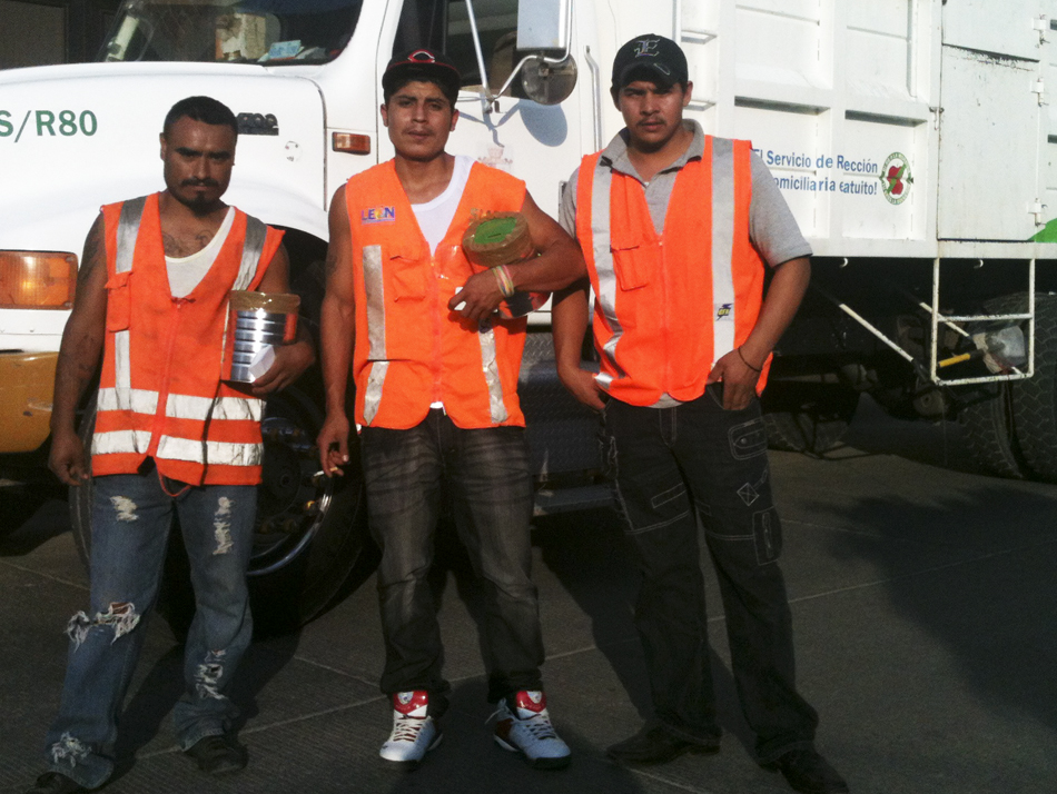 Empleados del SIAP denuncian que hay recolectores 'piratas'.