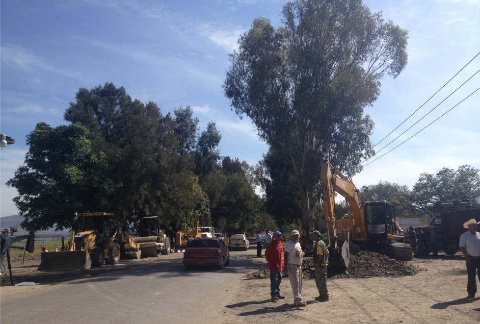 El gobierno del estado invertirá 20 millones de pesos para la pavimentación con concreto hidráulico de la carretera.
