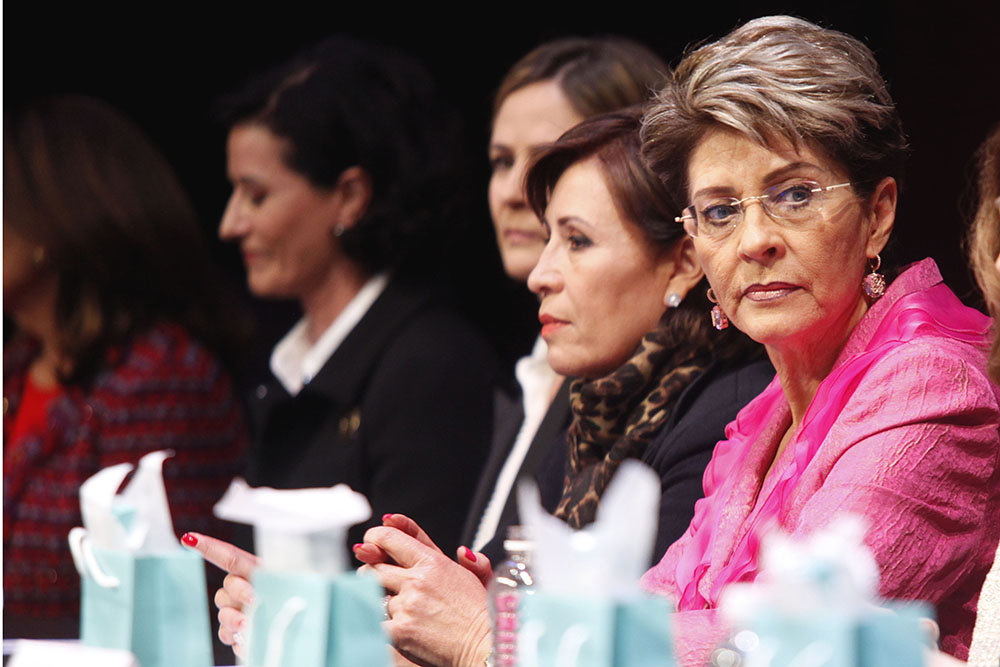 Mercedes Juan, secretaria de Salud, Mujer del año 2013