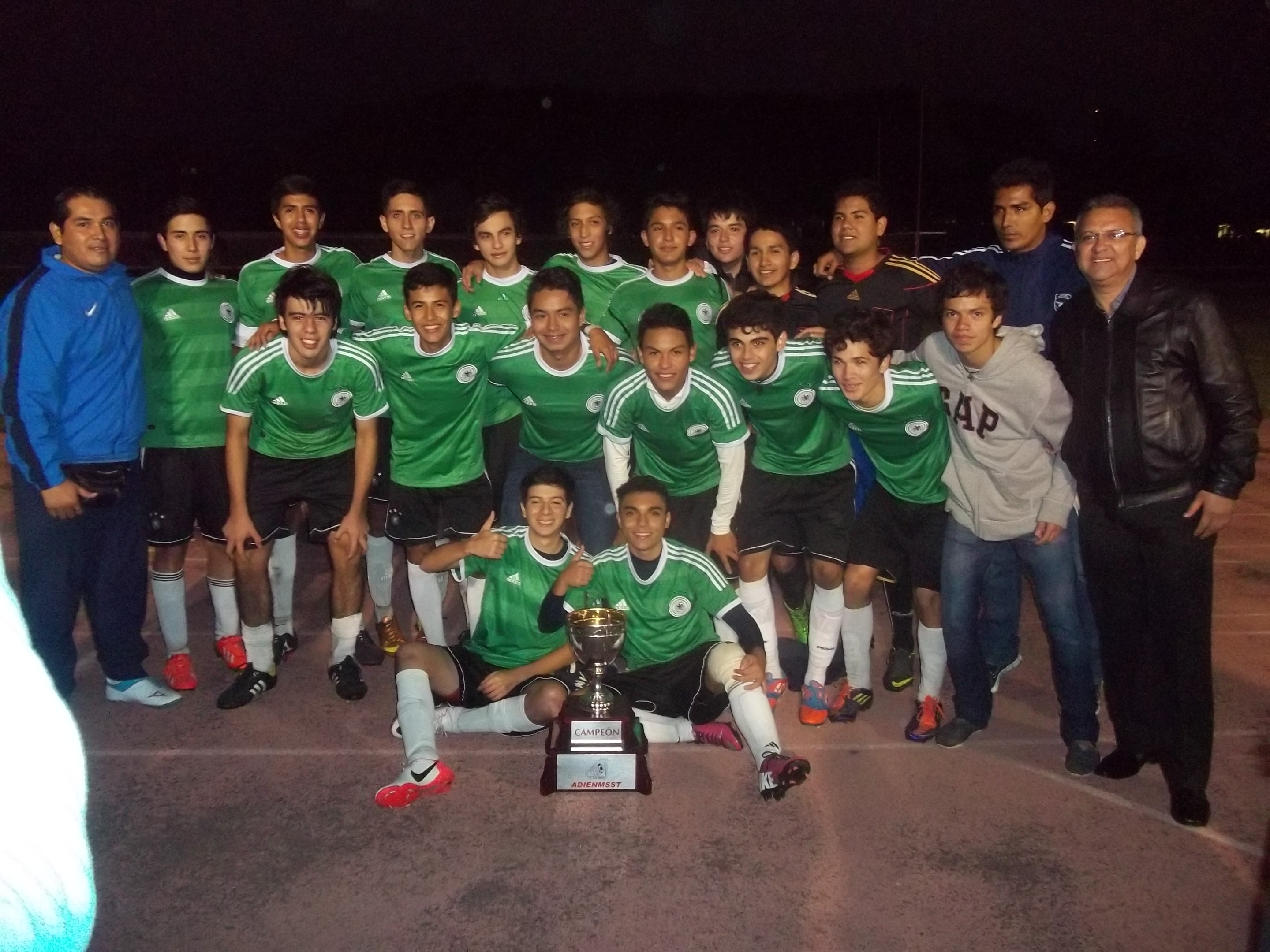 Anglo Alemán campeón de futbol del ADIENMSST