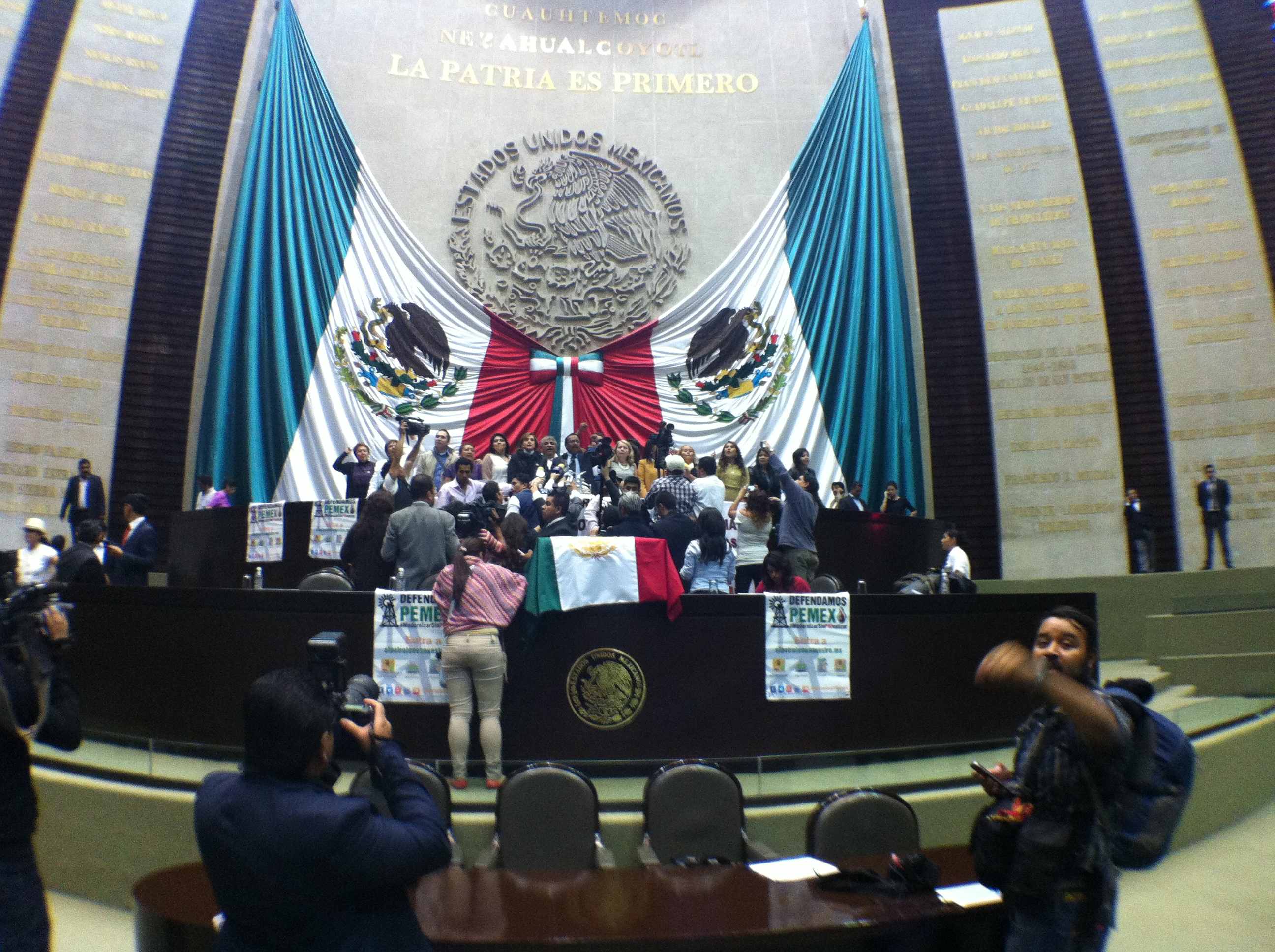 Cierran salón de plenos en San Lázaro 